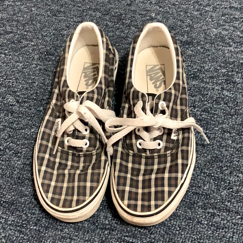 Women’s Vans Grey Plaid Sneakers size 6